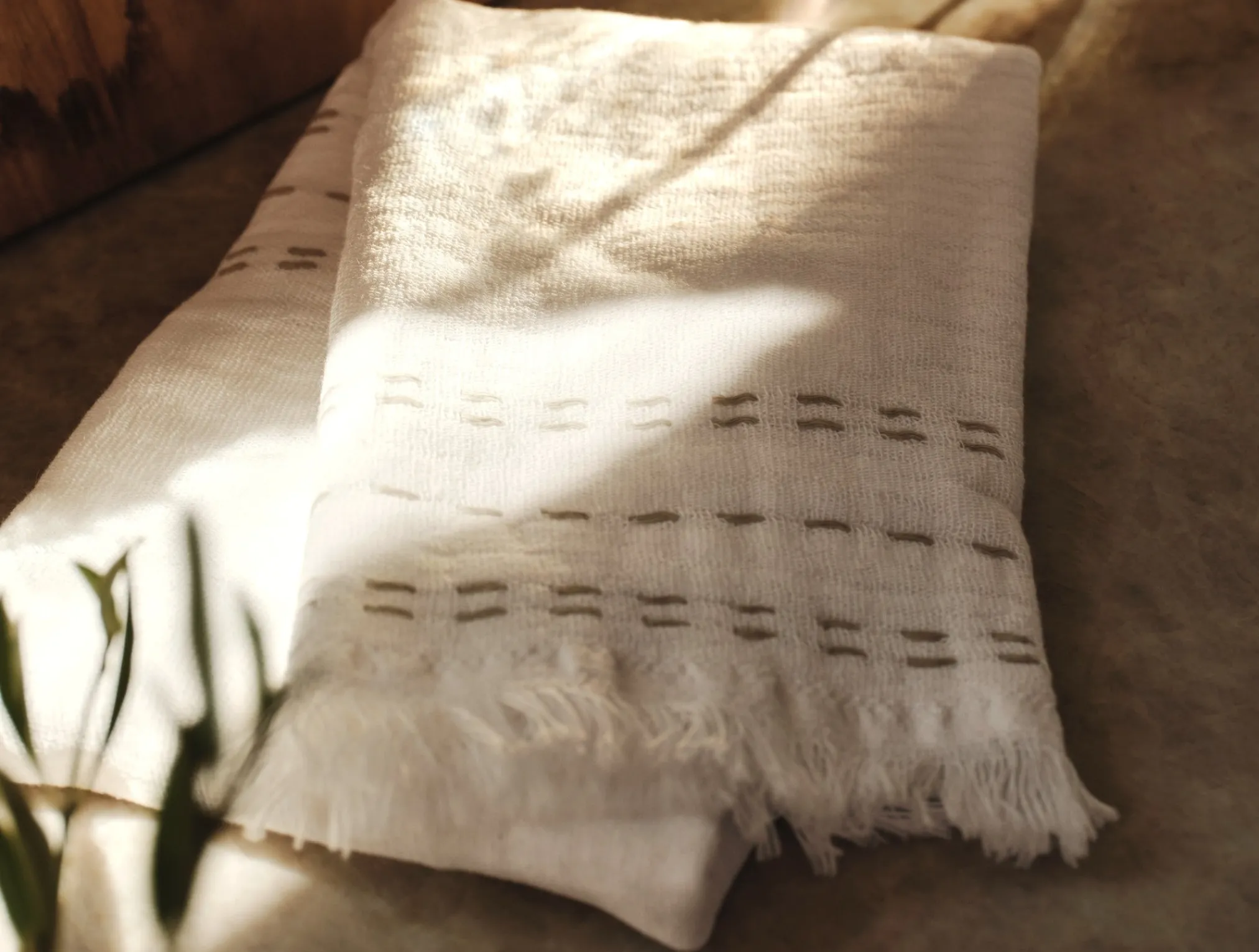 Coyuchi Alder Organic Hand Towel, Set of 2< Kitchen