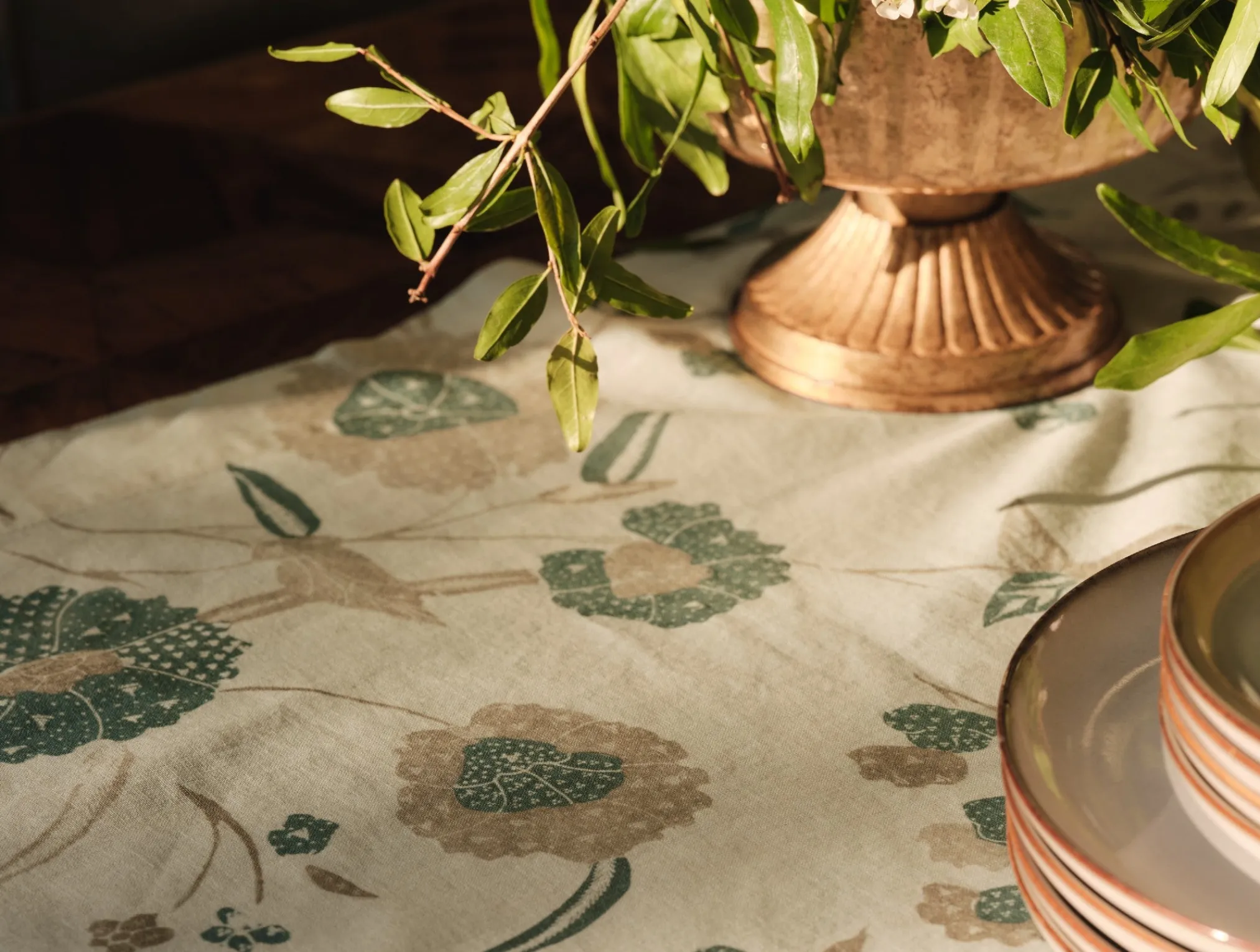 Coyuchi Aurora Print Table Runner< Dining