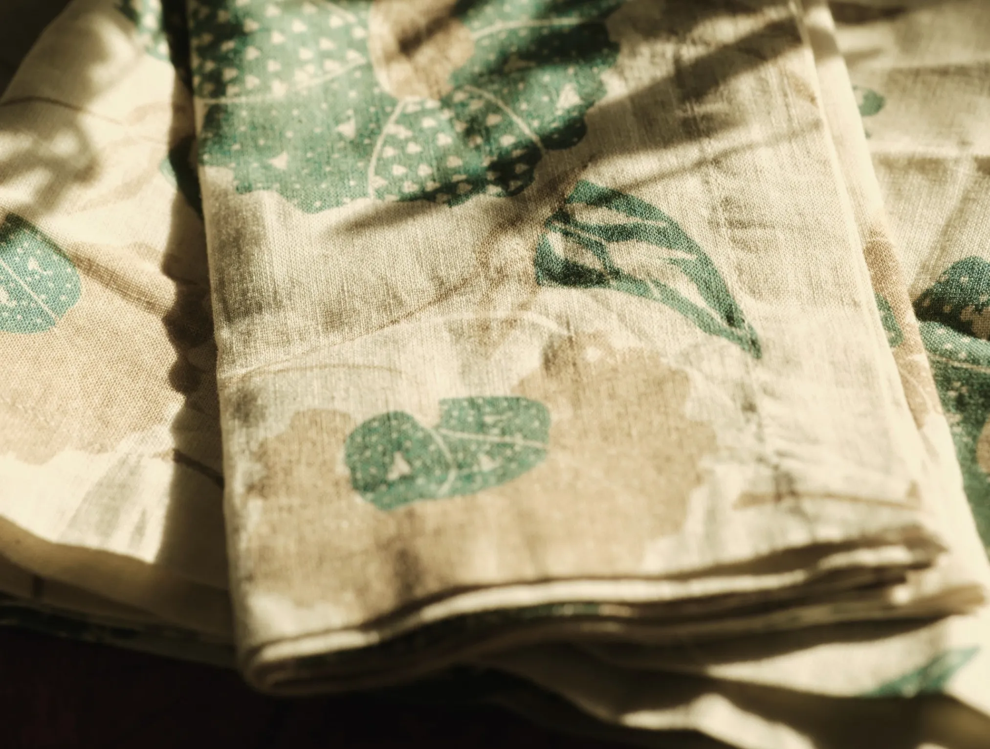 Coyuchi Aurora Print Table Runner< Dining