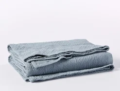 Coyuchi Avila Organic Matelasse Blanket< Bed Blankets