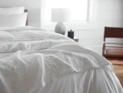 Coyuchi Avila Organic Matelasse Blanket< Bed Blankets