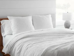 Coyuchi Avila Organic Matelasse Blanket< Bed Blankets