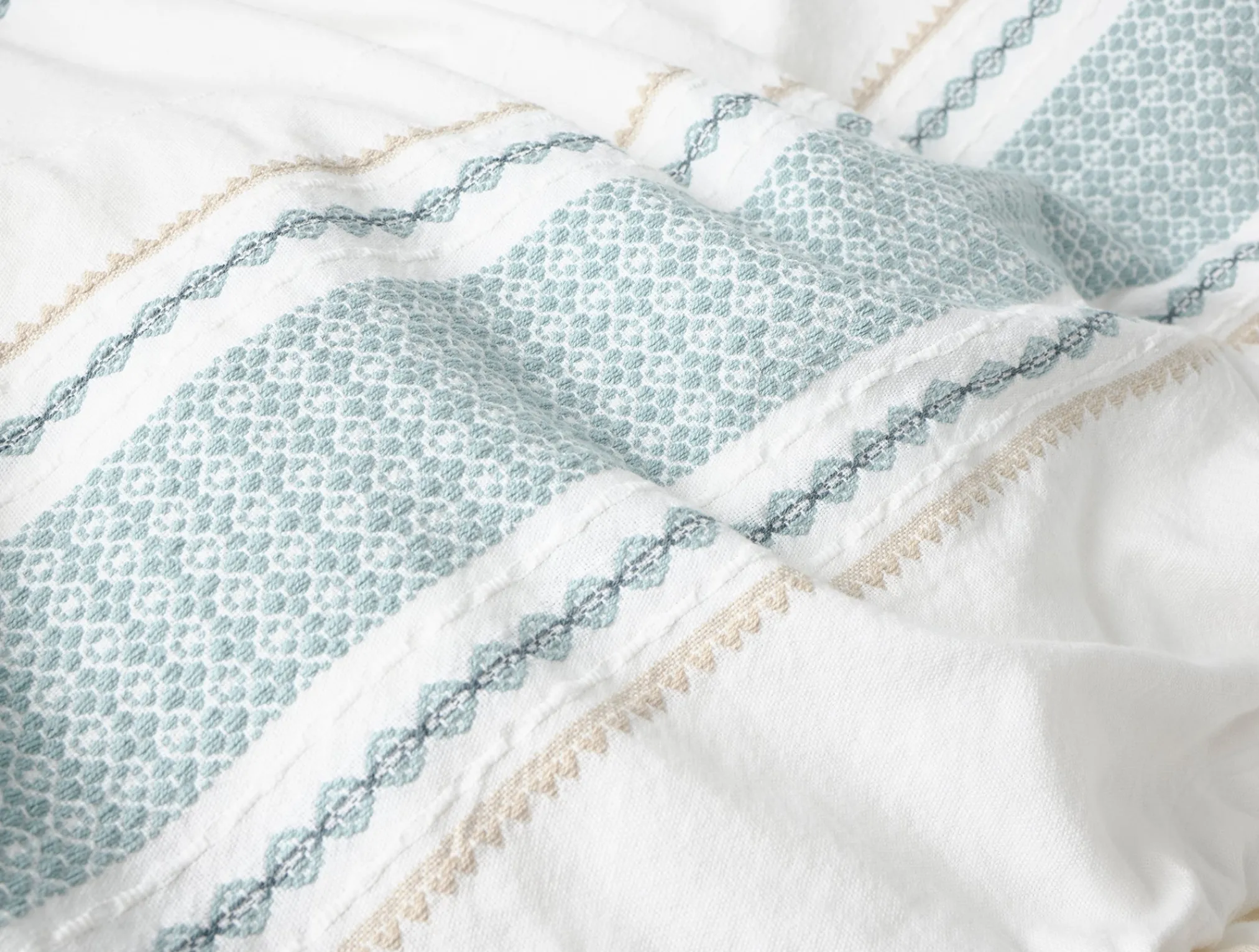 Coyuchi Cabrillo Organic Duvet Set< Duvet Covers + Sets