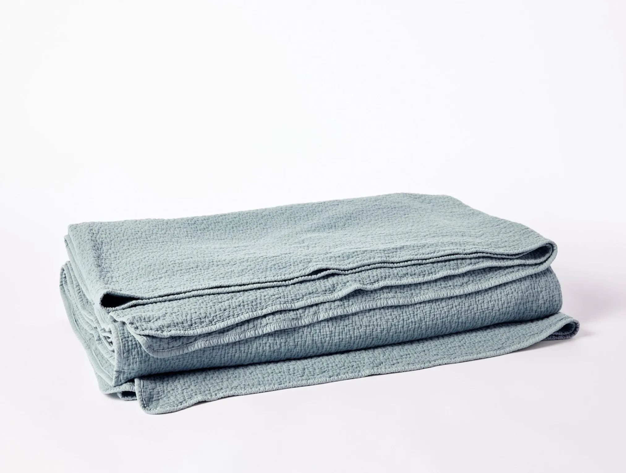 Coyuchi Cascade Organic Matelasse Blanket< Bed Blankets