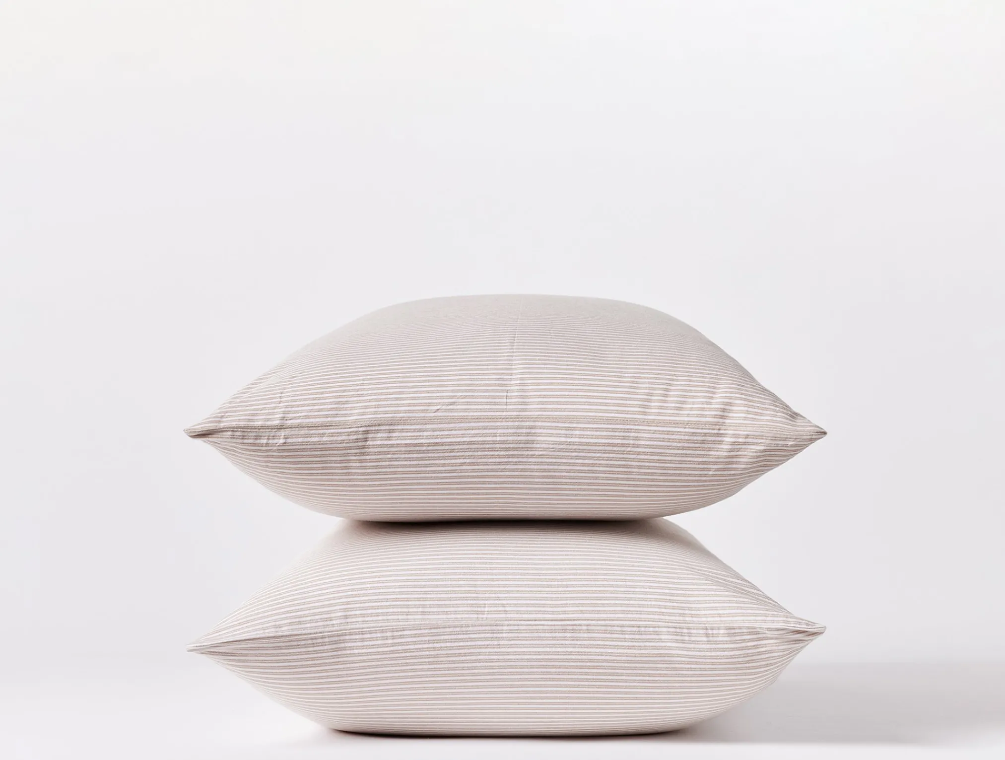 Coyuchi Climate Beneficial™ Cotton Soft Washed Pillowcases< Pillowcases|Pillowcases