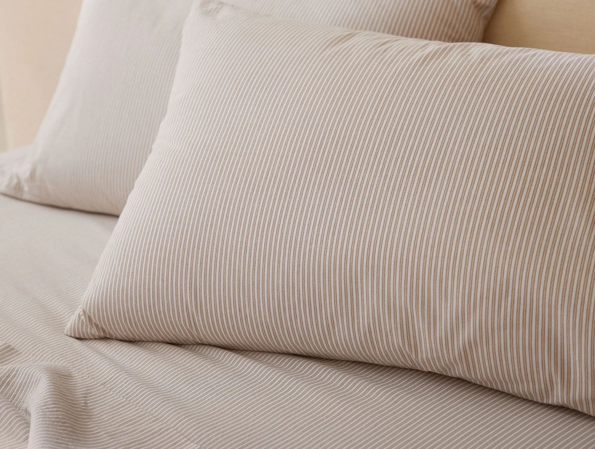 Coyuchi Climate Beneficial™ Cotton Soft Washed Pillowcases< Pillowcases|Pillowcases