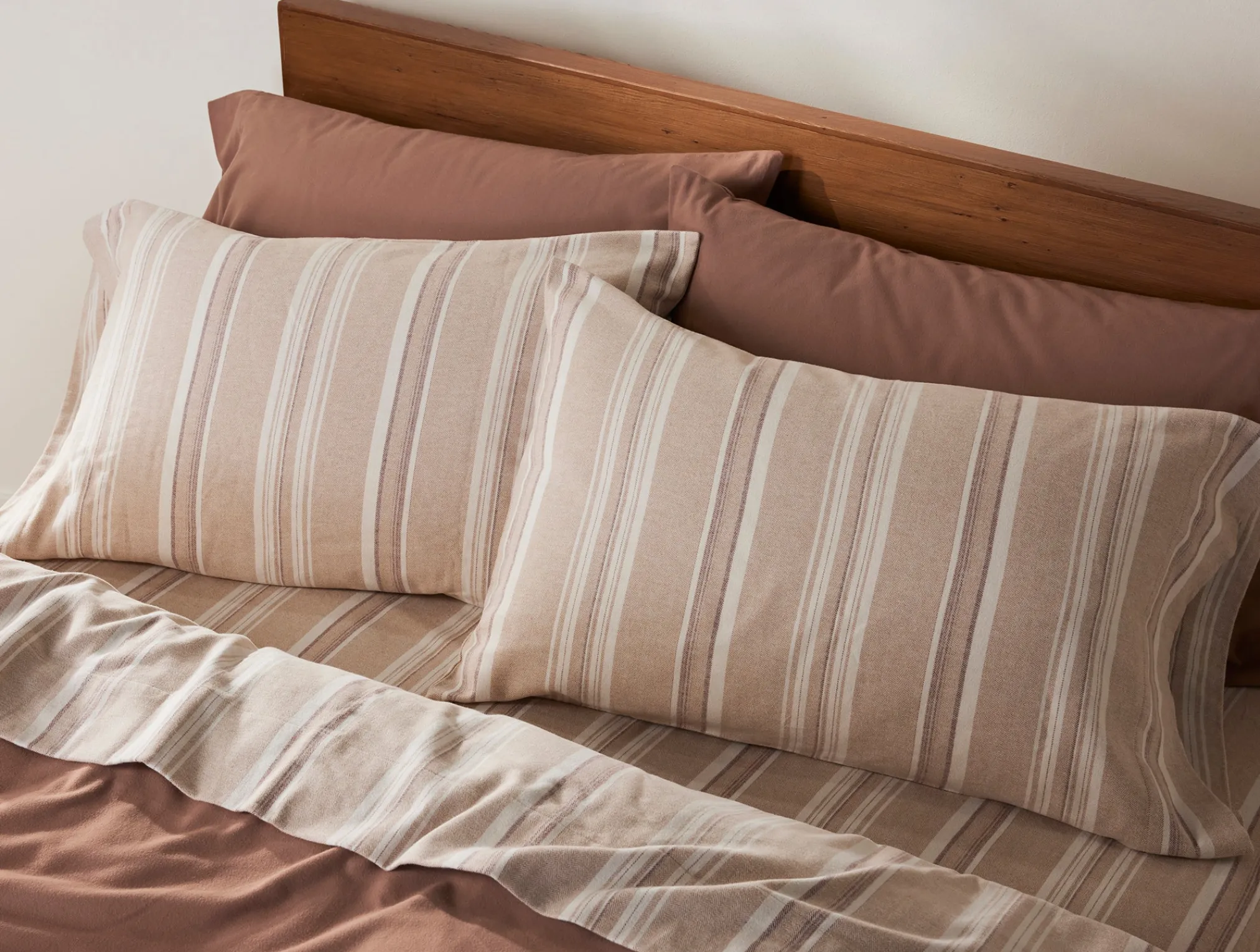 Coyuchi Cloud Brushed™ Organic Flannel Pillowcases< Pillowcases|Pillowcases