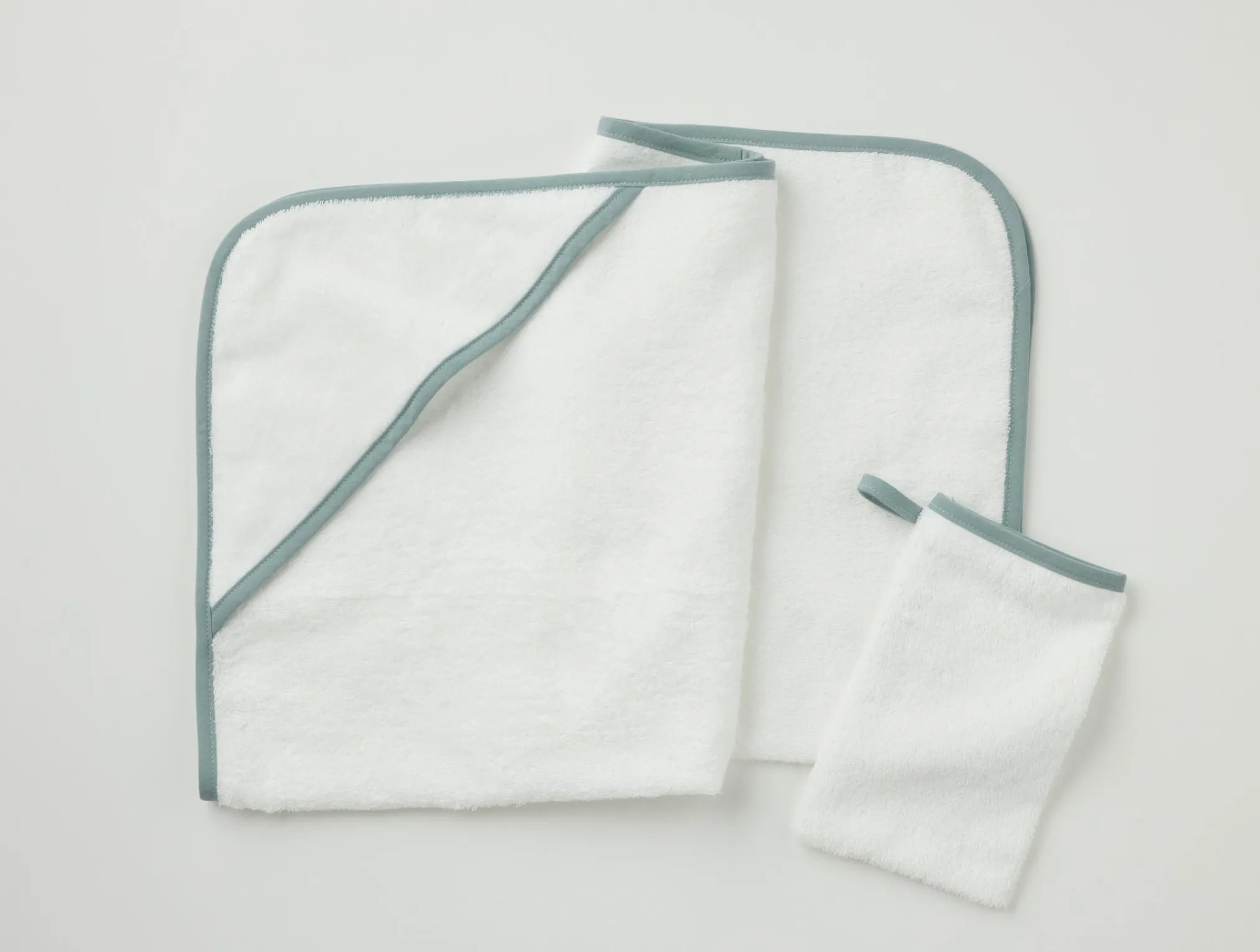 Coyuchi Cloud Loom™ Organic Baby Hooded Towel and Bath Mitt Set< Baby|Baby Bedding