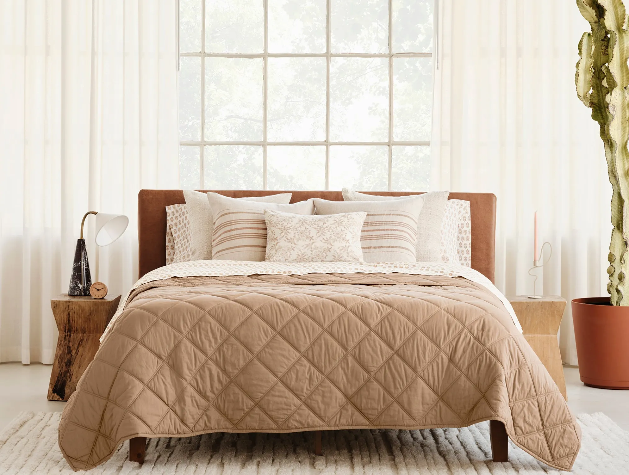 Coyuchi Diamond-Stitched Organic Cotton Comforter< Quilts + Comforters|Quilts + Comforters