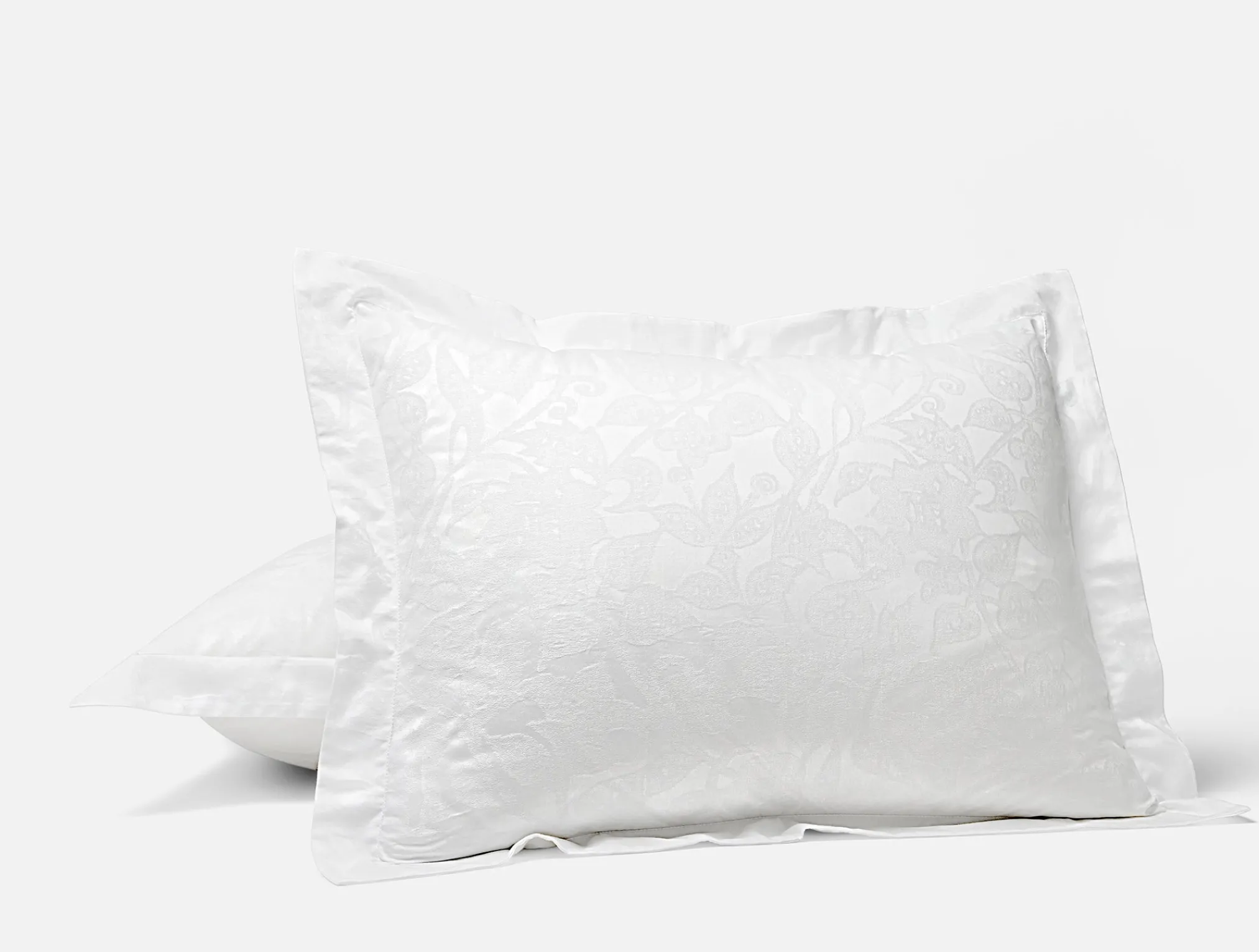Coyuchi Heritage Organic Percale Jacquard Duvet Set< Duvet Covers + Sets