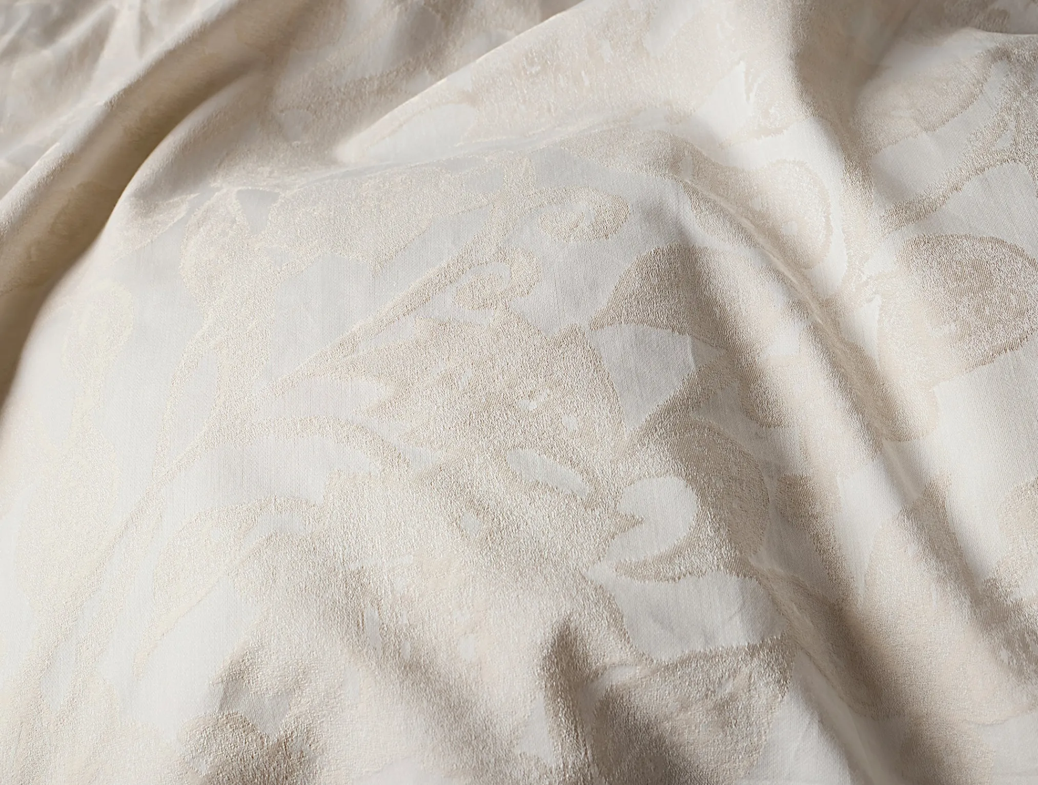 Coyuchi Heritage Organic Percale Jacquard Duvet Set< Duvet Covers + Sets