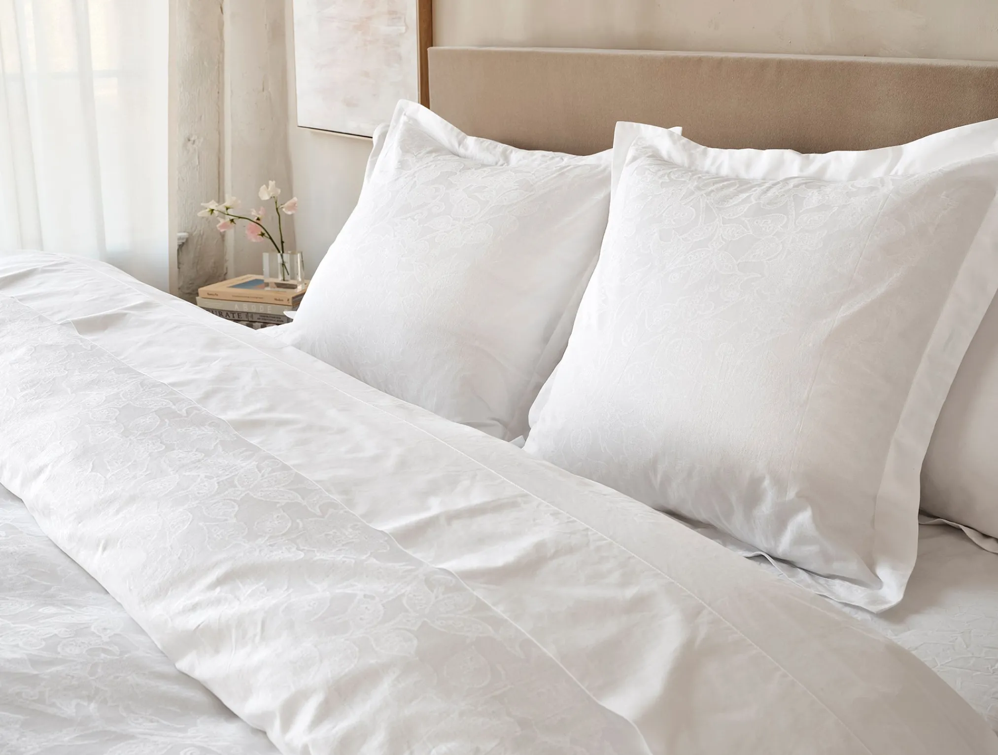 Coyuchi Heritage Organic Percale Jacquard Duvet Set< Duvet Covers + Sets