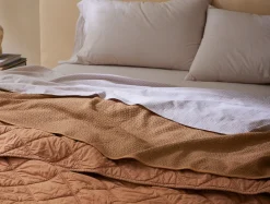 Coyuchi Honeycomb Organic Blanket< Bed Blankets