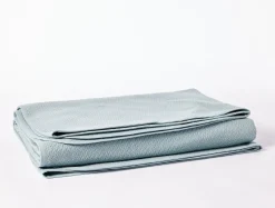 Coyuchi Honeycomb Organic Blanket< Bed Blankets