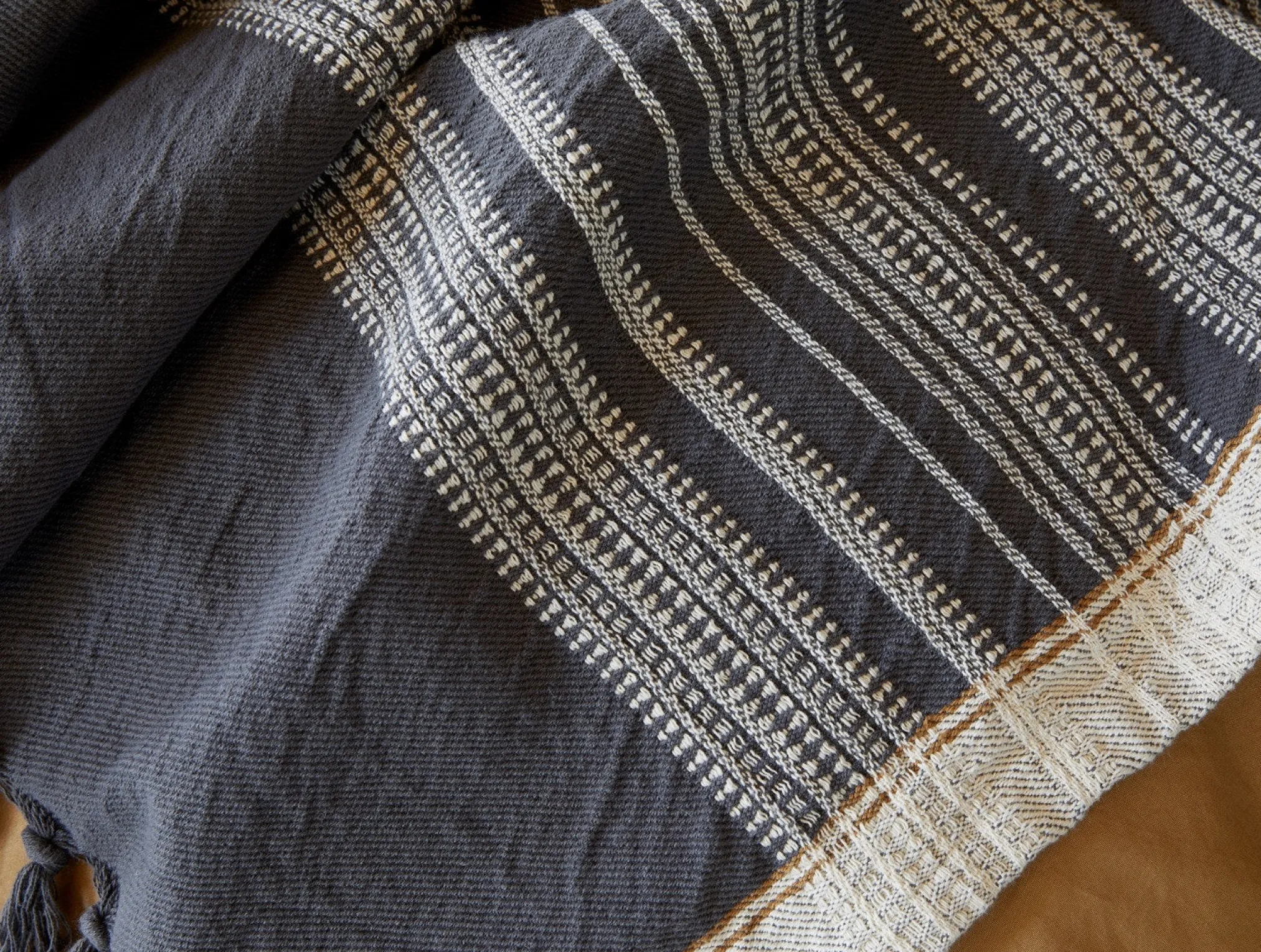 Coyuchi Inyo Organic Dobby Throw< Throws