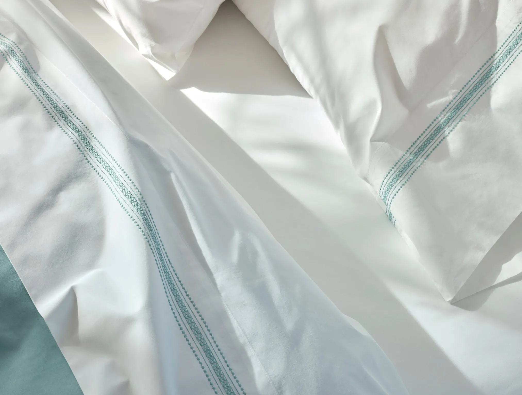 Coyuchi Landscape Embroidered Organic Percale Sheet Set< Sheet Sets|Sheet Sets