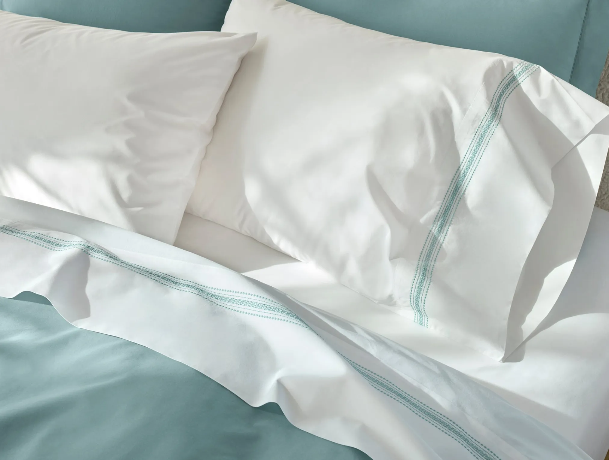 Coyuchi Landscape Embroidered Organic Percale Sheet Set< Sheet Sets|Sheet Sets