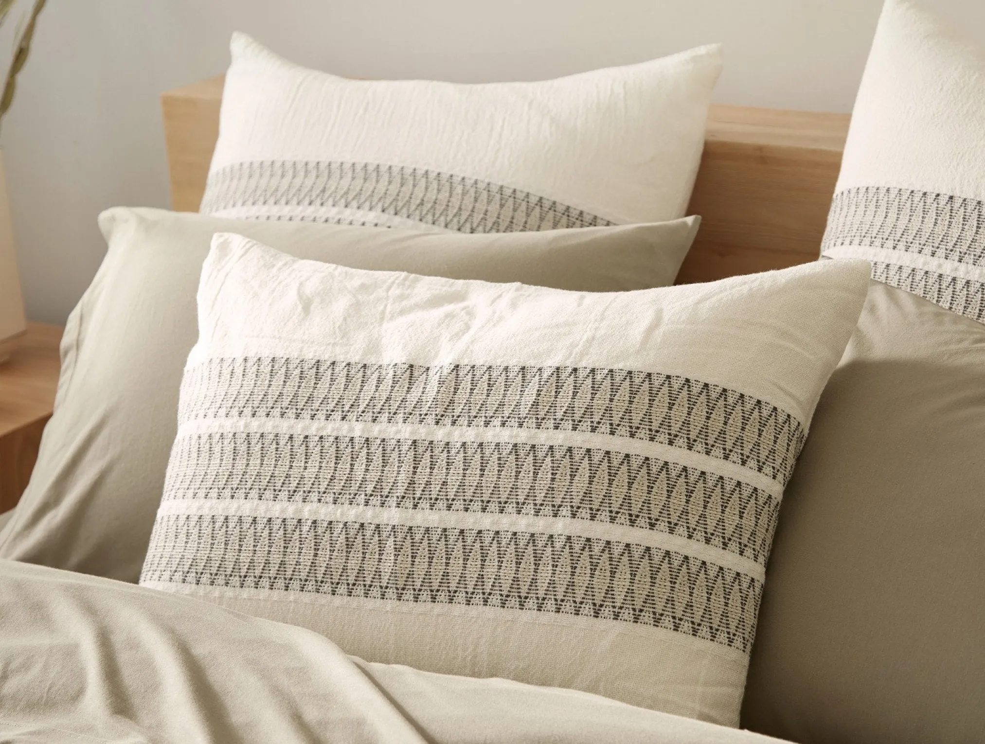 Coyuchi Lost Coast Organic Duvet Set< Duvet Covers + Sets