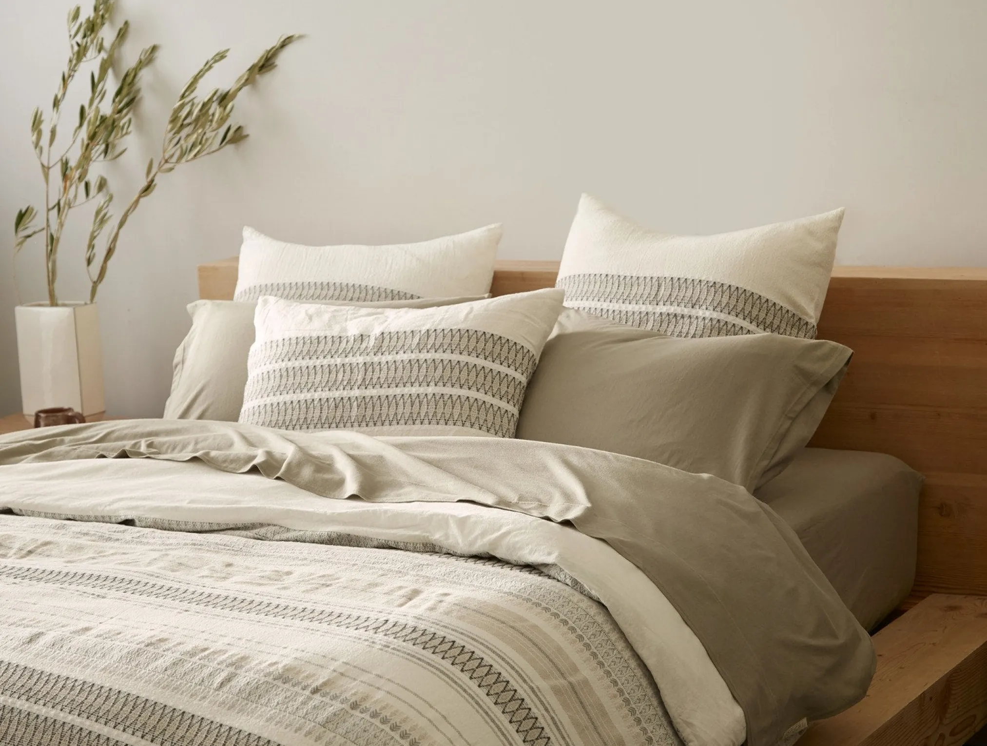 Coyuchi Lost Coast Organic Duvet Set< Duvet Covers + Sets