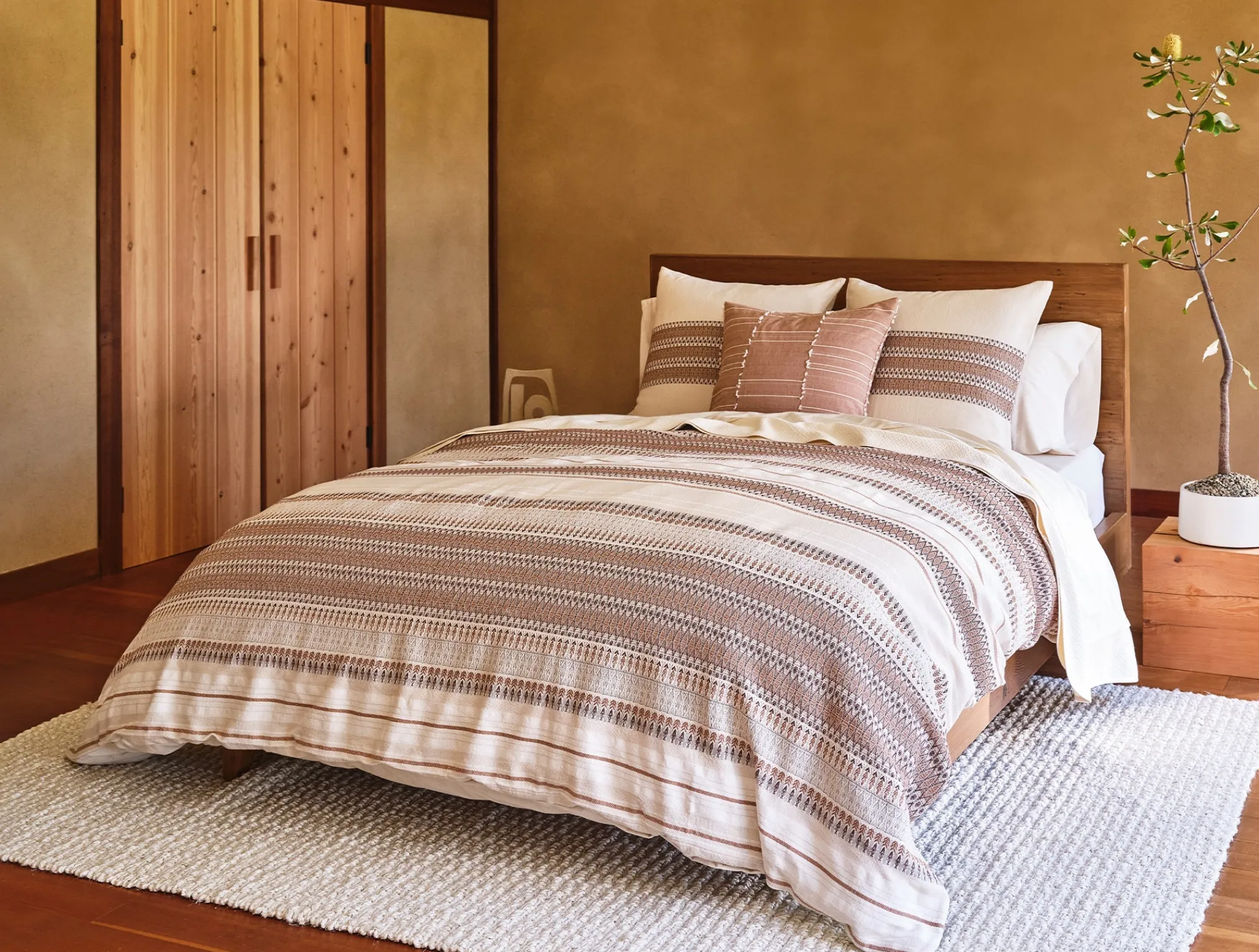 Coyuchi Lost Coast Organic Duvet Set< Duvet Covers + Sets