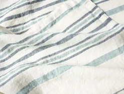 Coyuchi Mojave Organic Linen Throw< Throws