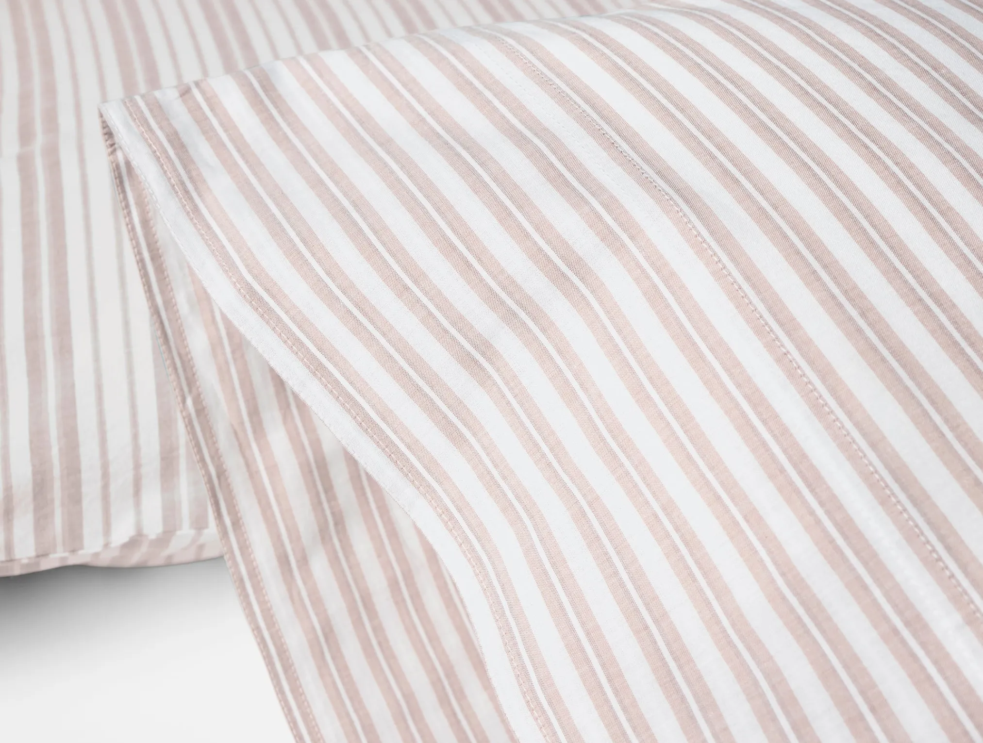 Coyuchi Organic Crinkled Percale™ Pillowcases< Pillowcases|Pillowcases
