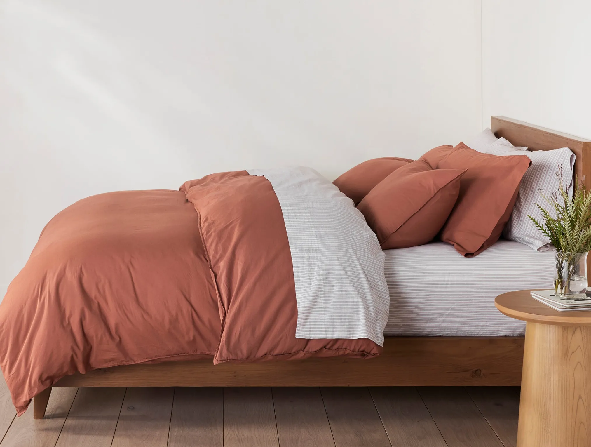 Coyuchi Organic Crinkled Percale™ Fitted Sheet< Fitted Sheets|Fitted Sheets