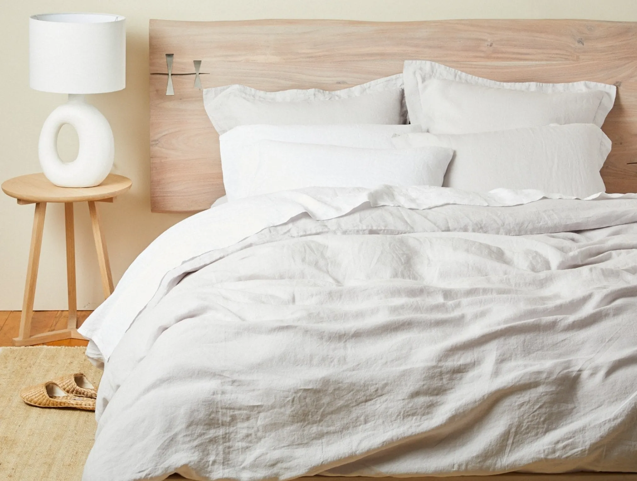 Coyuchi Organic Relaxed Linen Duvet Set< Duvet Covers + Sets
