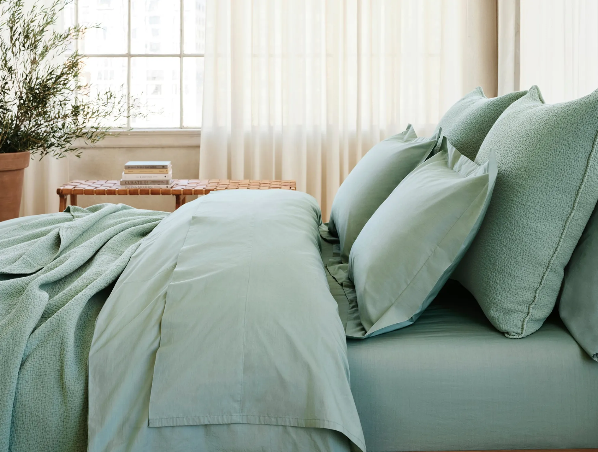 Coyuchi Refined Organic Percale Fitted Sheet< Fitted Sheets|Fitted Sheets