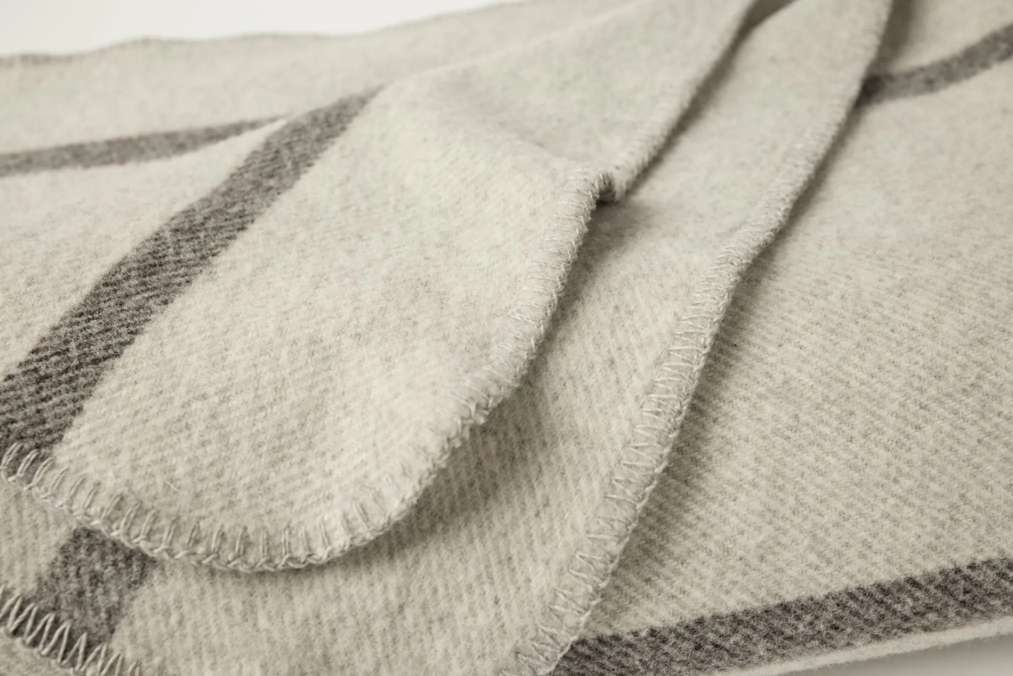 Coyuchi Tahoe Wool Blanket< Bed Blankets