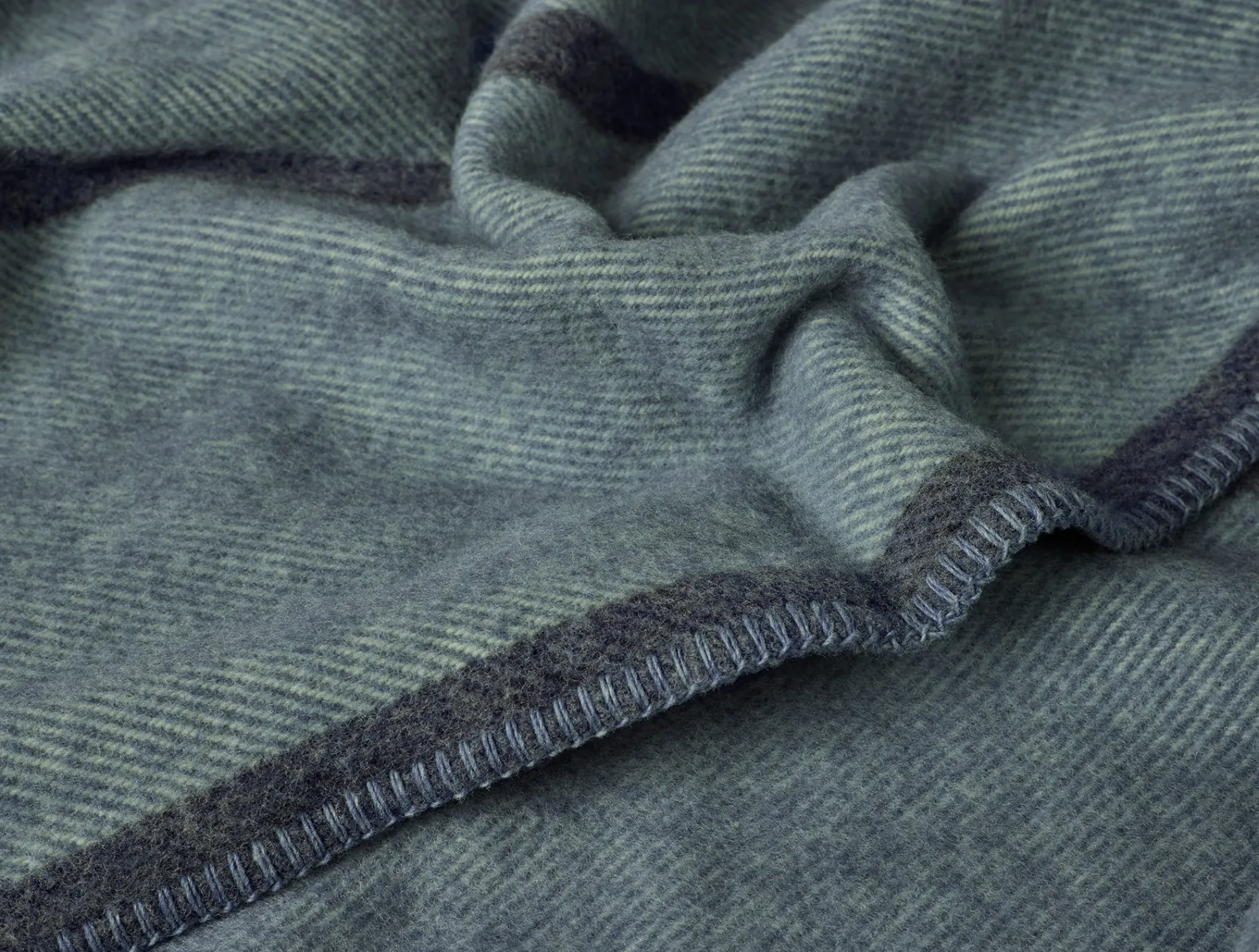 Coyuchi Tahoe Wool Throw< Throws