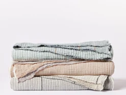 Coyuchi Topanga Organic Matelasse Blanket< Bed Blankets