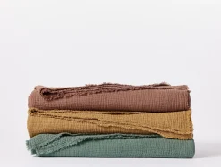 Coyuchi Topanga Organic Matelasse Blanket< Bed Blankets
