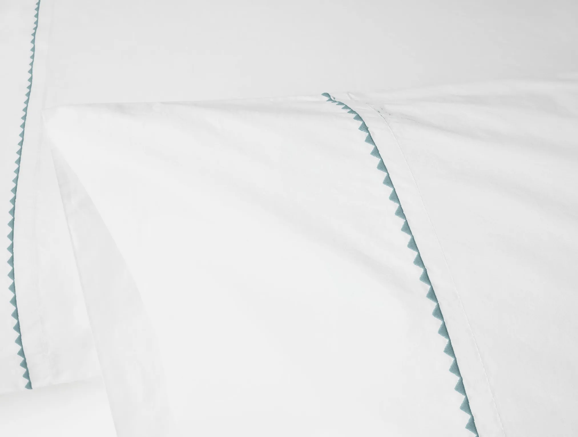 Coyuchi Trailing Embroidered Organic Percale Pillowcases< Pillowcases|Pillowcases
