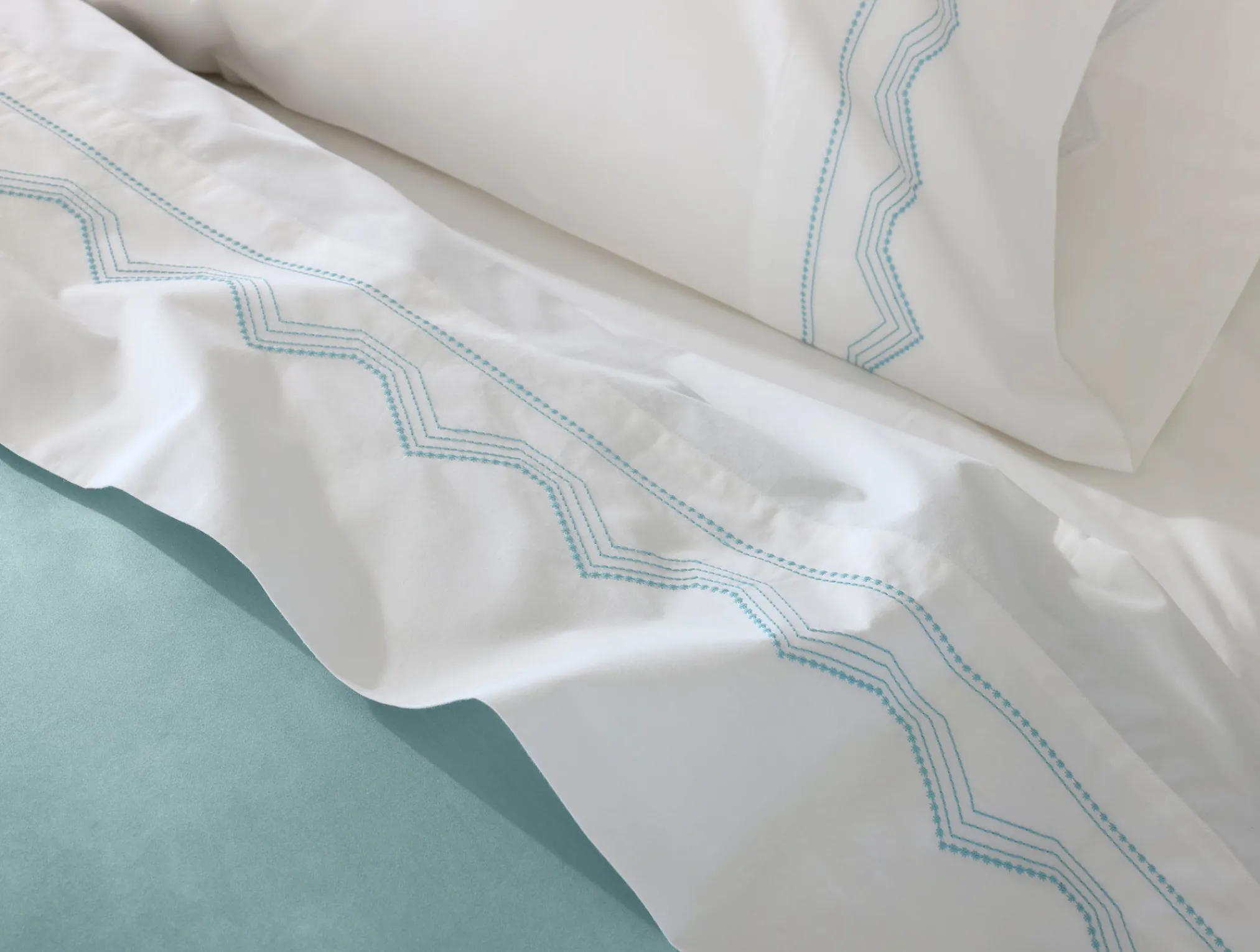 Coyuchi Vista Embroidered Organic Percale Sheet Set< Sheet Sets|Sheet Sets
