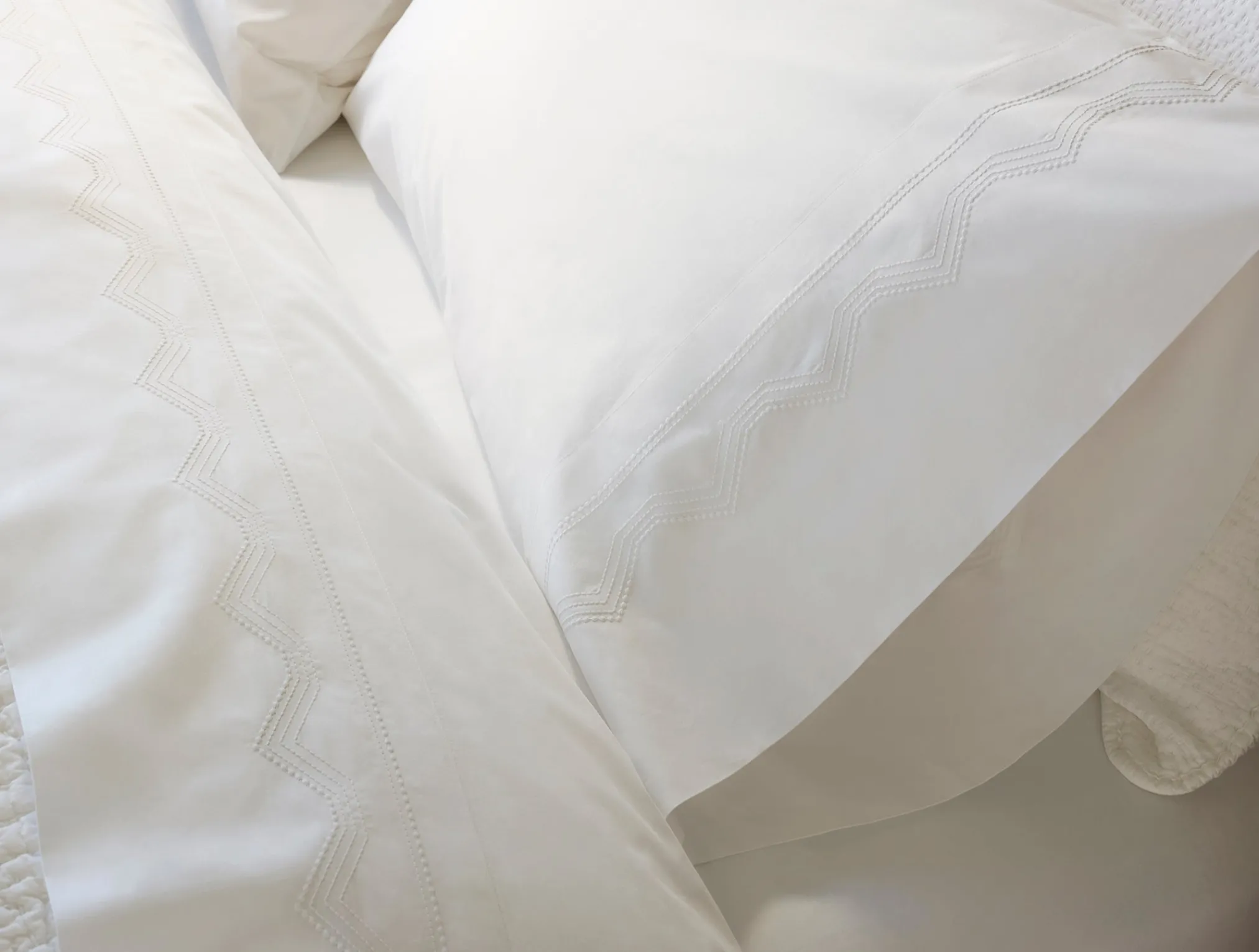 Coyuchi Vista Embroidered Organic Percale Sheet Set< Sheet Sets|Sheet Sets