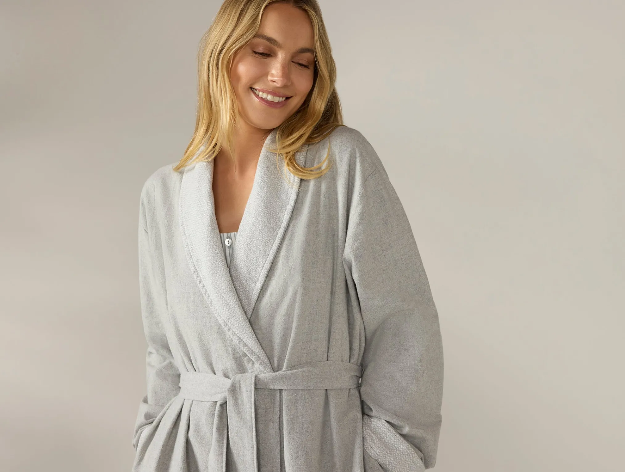 Coyuchi Women's Cloud Brushed Organic Flannel Robe< Robes